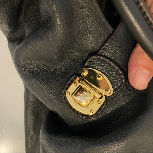 Louis Vuitton LV monogram L Hobo Mahina Leather Black - Picture 13 of 14